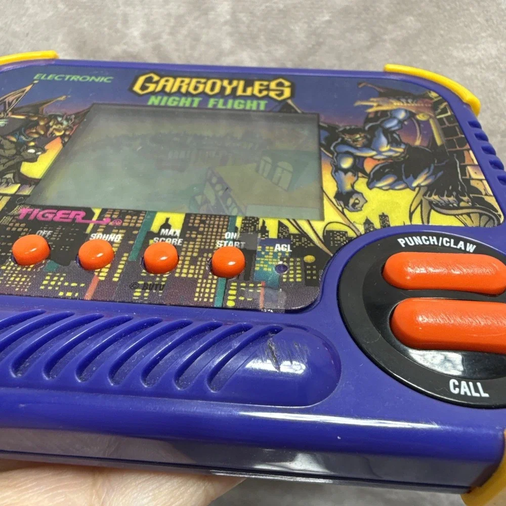 Vintage 1990 Gargoyles Night Flight Tiger Electronics Handheld Game Works